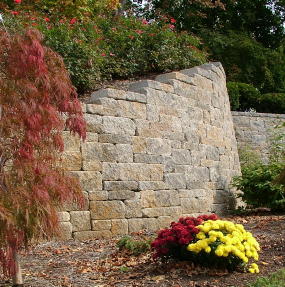 You can make both gentle and tight curves with mortarless segmental retaining wall systems.